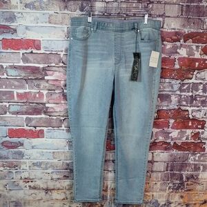 DG2 By Diane Gilman Pull-on Jeans